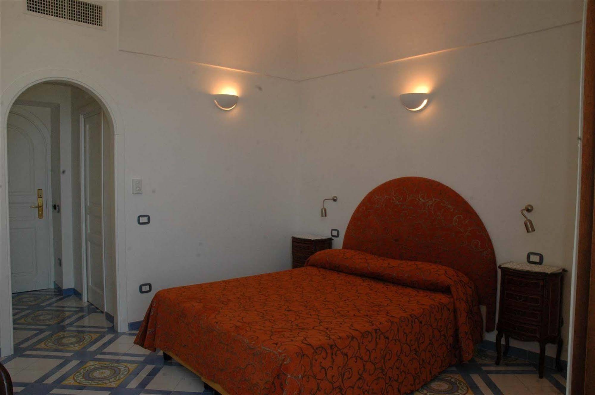 Croce Di 3* Amalfi